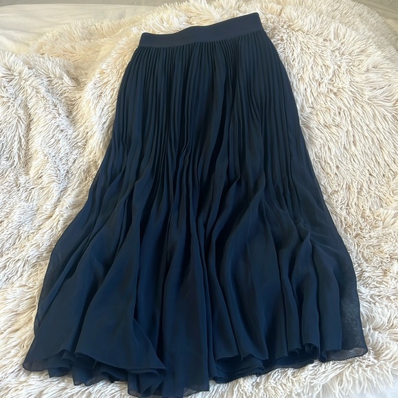 XXS WILFRED TWIRL PLEATED SKIRT NAVY BLUE - Picture 1 of 9